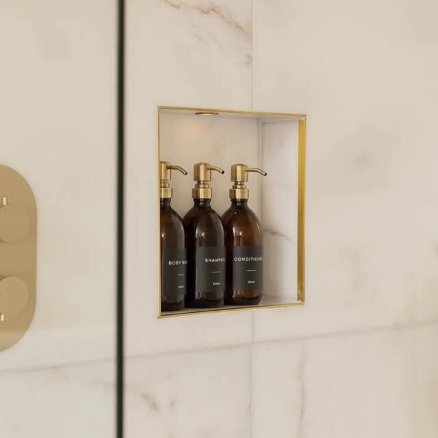 Top floor apartment, Bath 2