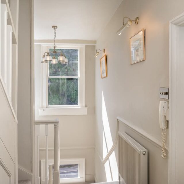 Top floor apartment, Bath 3